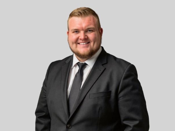 Alexander Neubeck Headshot